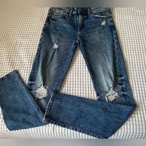 Brand new awesome ripped style men’s A&E jeans 👖 never worn. 😍🤩
